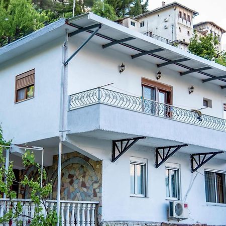Grandma'S Home Gjirokaster Luaran gambar