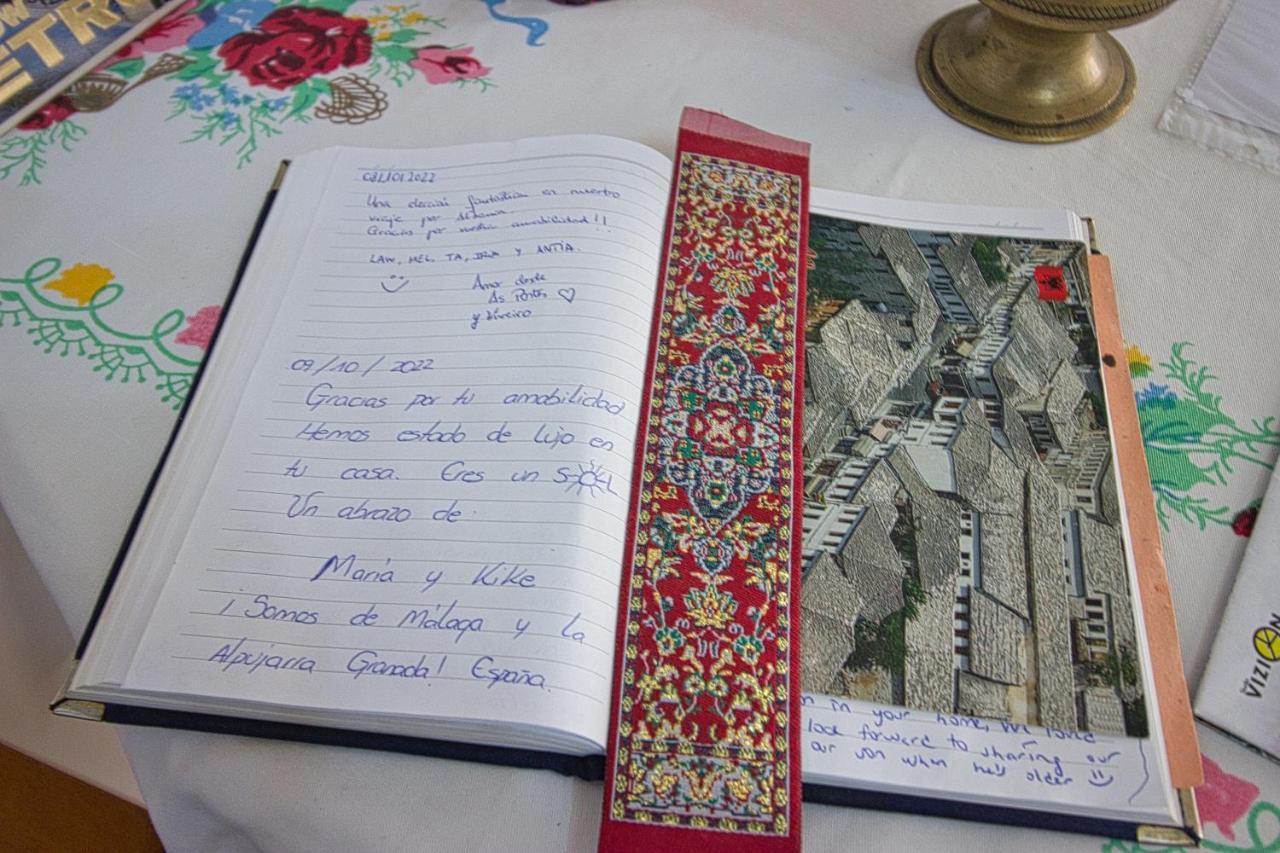 Grandma'S Home Gjirokaster Luaran gambar