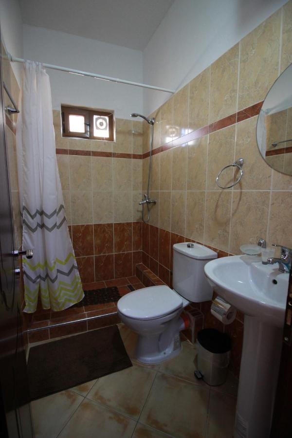 Grandma'S Home Gjirokaster Luaran gambar
