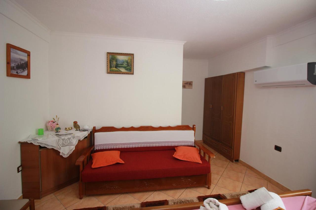 Grandma'S Home Gjirokaster Luaran gambar