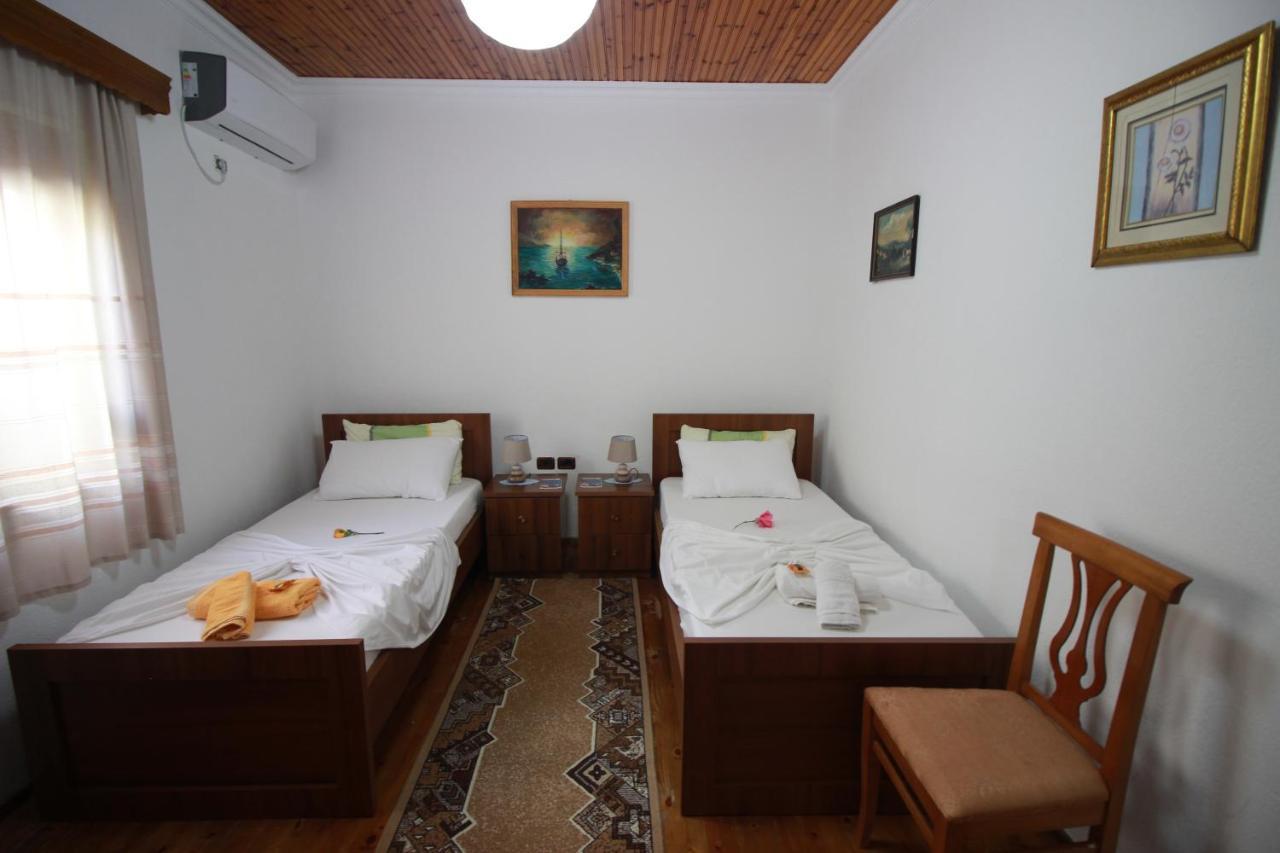 Grandma'S Home Gjirokaster Luaran gambar