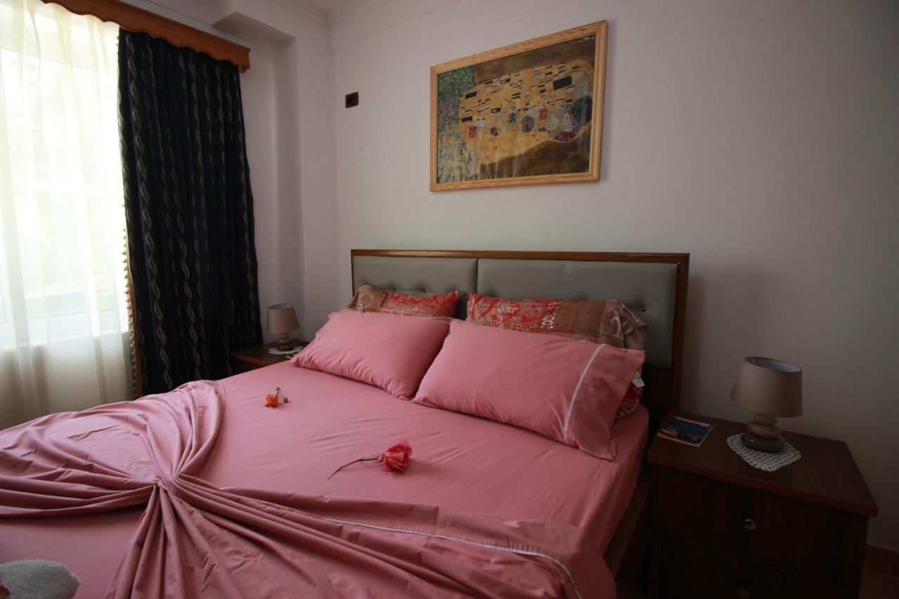 Grandma'S Home Gjirokaster Luaran gambar