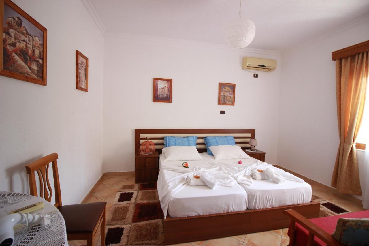 Grandma'S Home Gjirokaster Luaran gambar