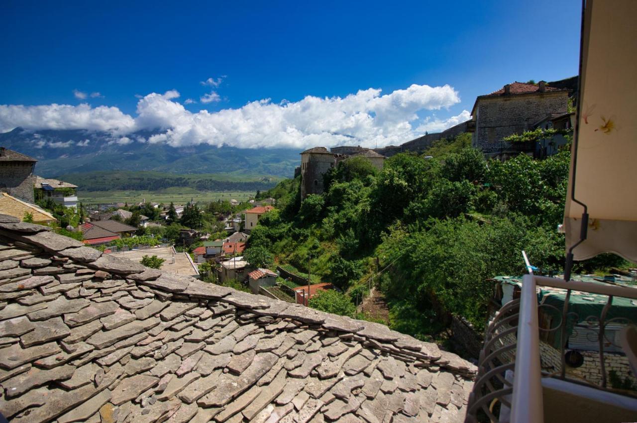 Grandma'S Home Gjirokaster Luaran gambar