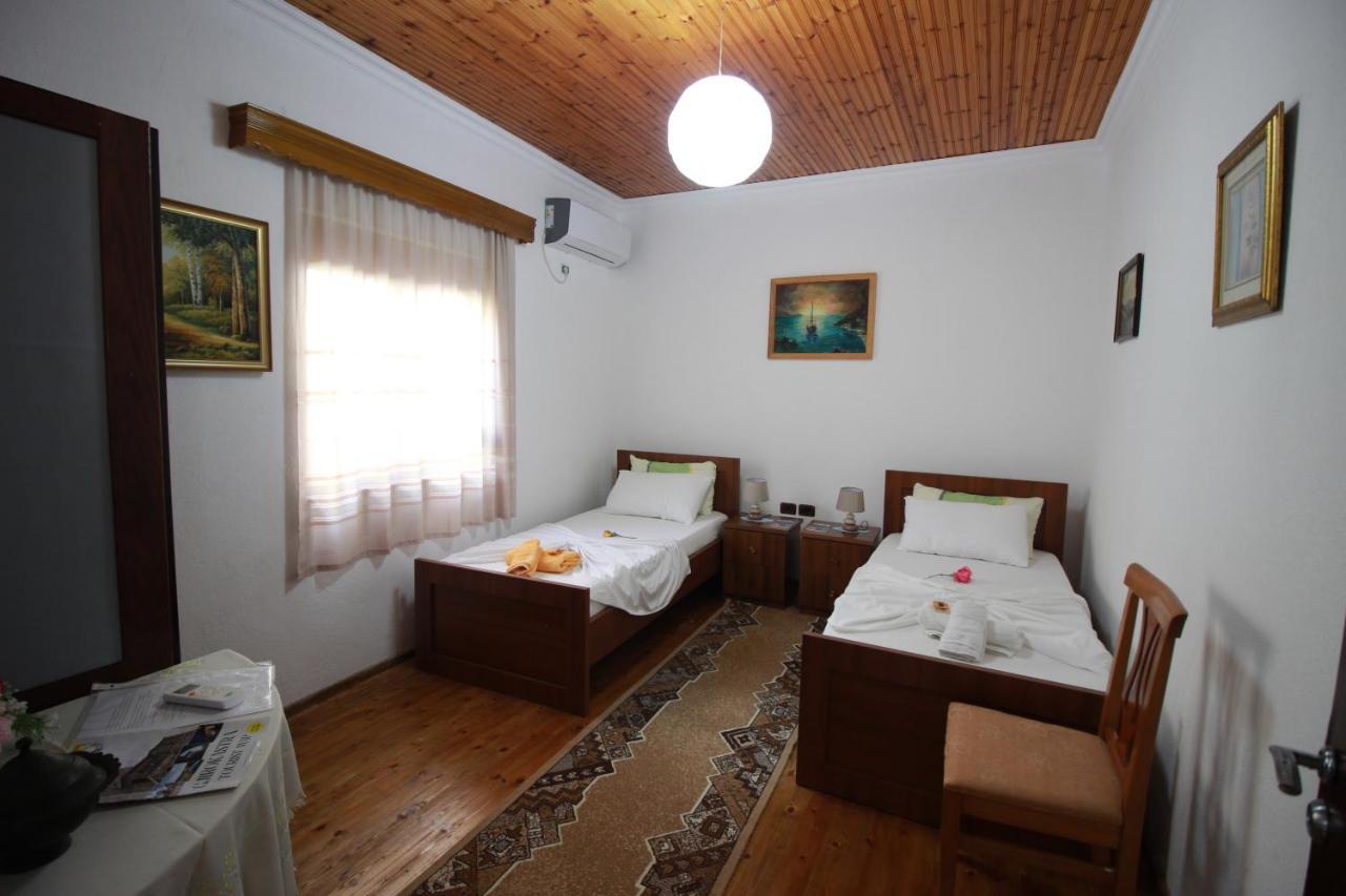 Grandma'S Home Gjirokaster Luaran gambar