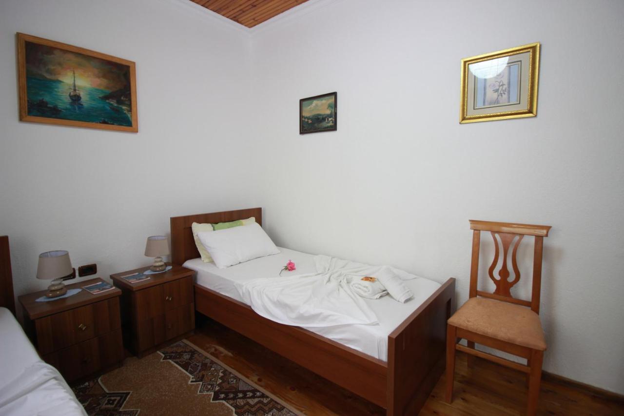 Grandma'S Home Gjirokaster Luaran gambar