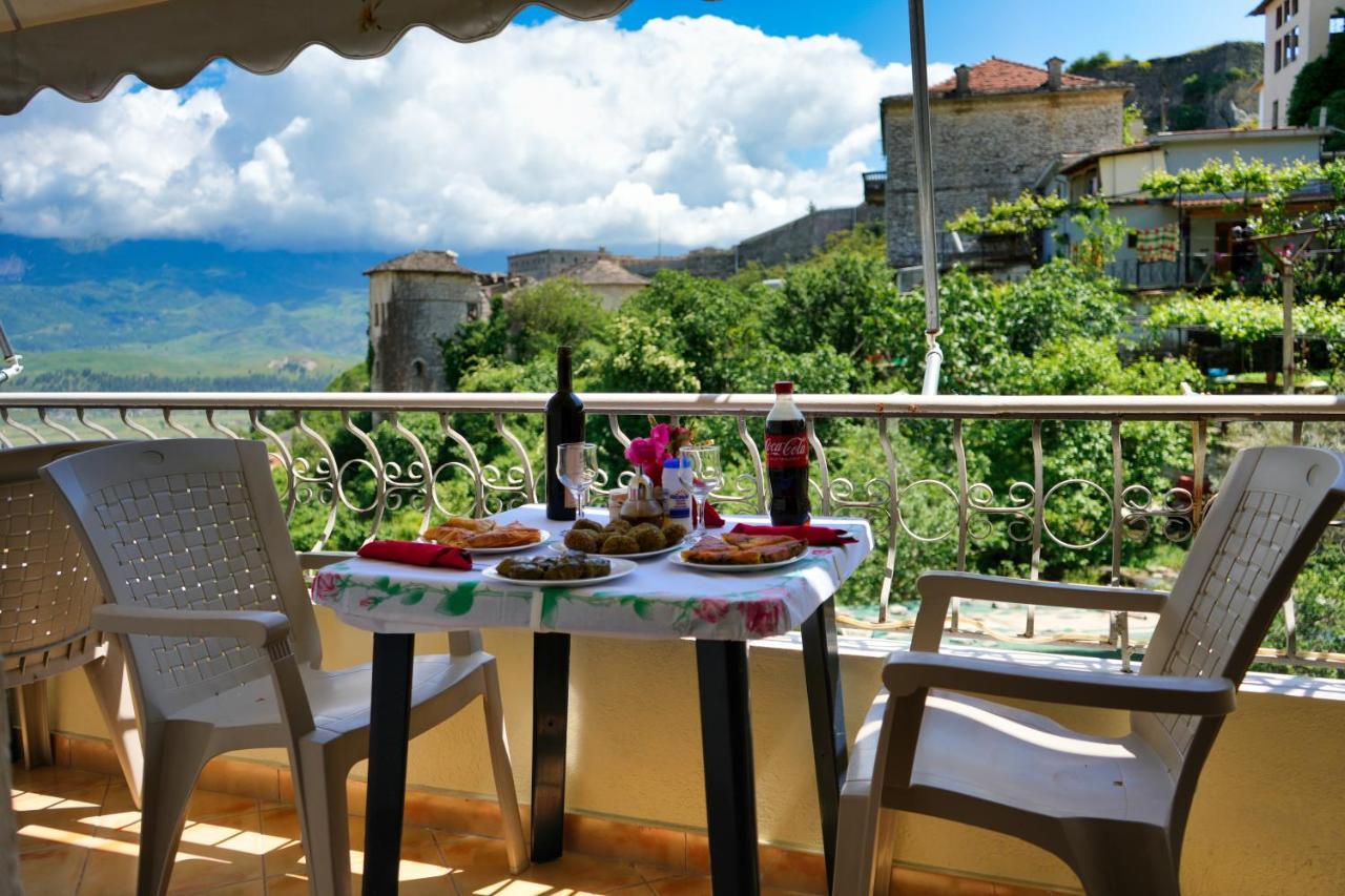 Grandma'S Home Gjirokaster Luaran gambar