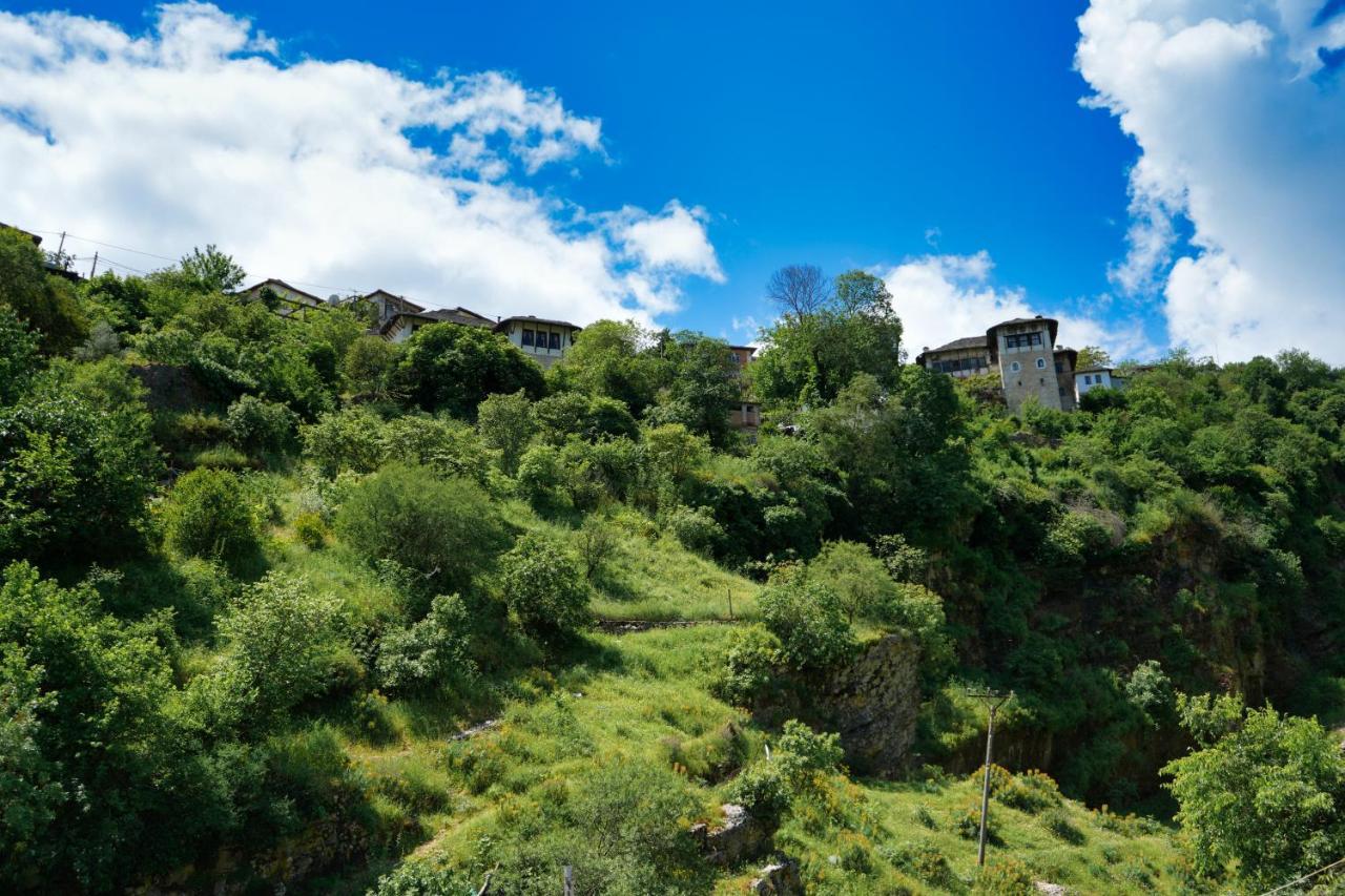 Grandma'S Home Gjirokaster Luaran gambar